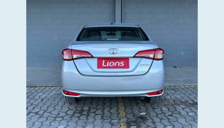 TOYOTA YARIS SEDAN XL 1.5 FLEX AUT. - PRATA - 2025 Foto 4 (Grande)