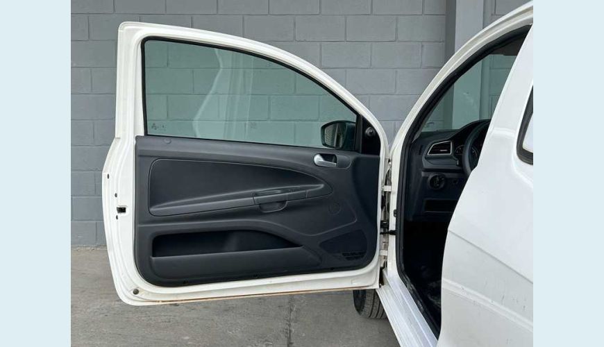 VOLKSWAGEN SAVEIRO ROBUST TOTAL FLEX 16V - BRANCO - 2025 Foto 4 (Grande)