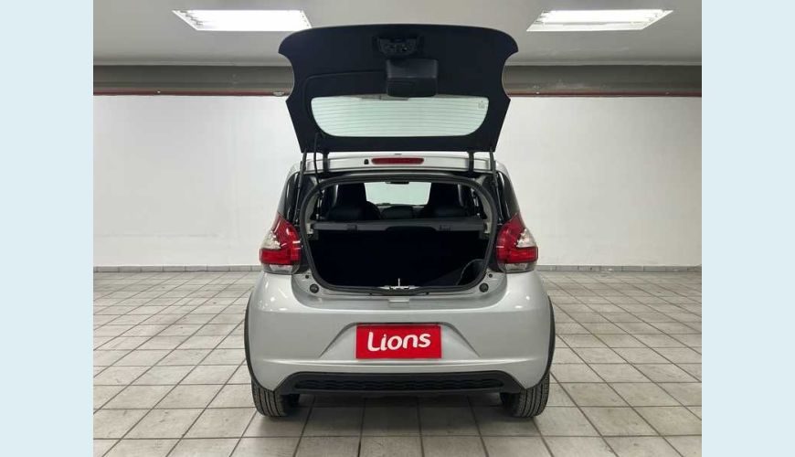 FIAT MOBI LIKE 1.0 - PRATA - 2024 Foto 4 (Grande)