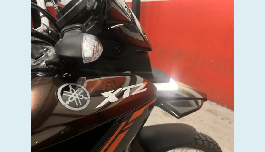 YAMAHA XTZ 250 LANDER CONNECTED FLEX - MARROM - 2026 Foto 4 (Grande)