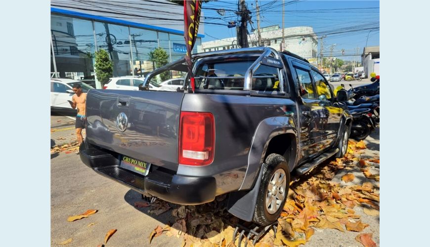 VOLKSWAGEN AMAROK 2.0 TRENDLINE 4X4 CD 16V TURBO INTERCOOLER DIESEL 4P AUT. - CINZA - 2013 Foto 5 (Grande)