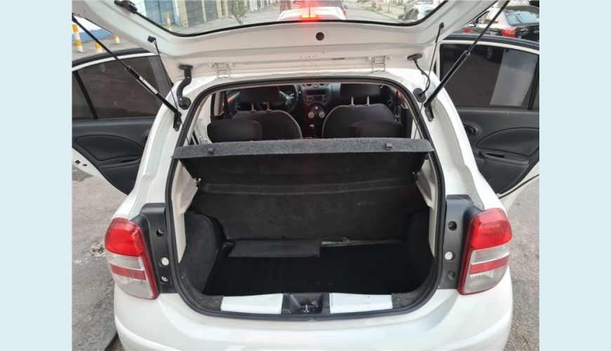 NISSAN MARCH 1.0 S 16V FLEX 4P MANUAL - BRANCO - 2013 Foto 5 (Grande)