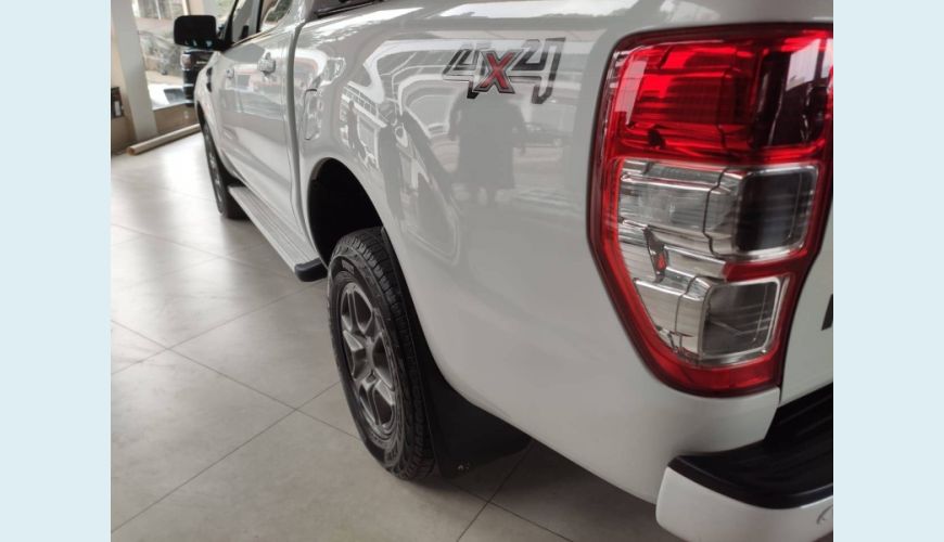 FORD RANGER 2.2 XLS 4X4 CD 16V DIESEL 4P AUT. - BRANCO - 2018 Foto 5 (Grande)
