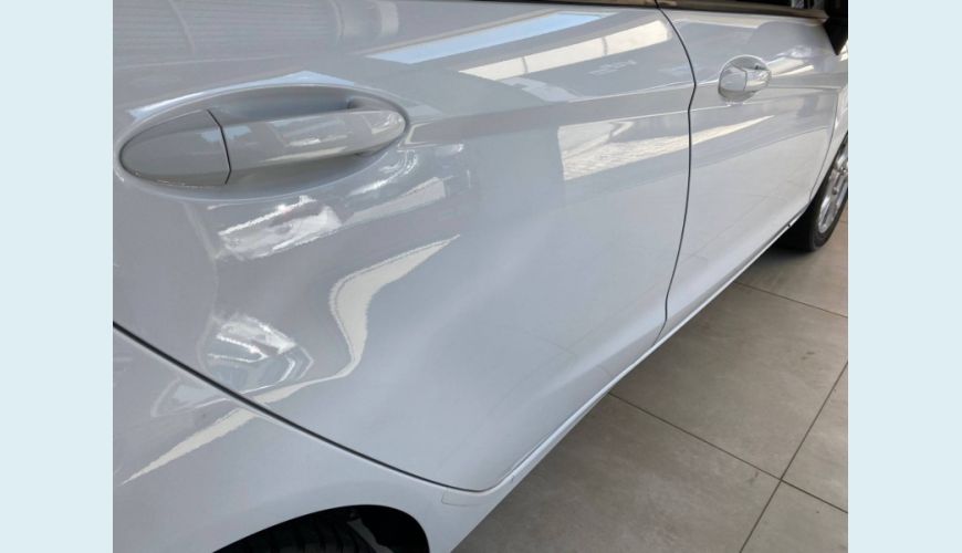 FORD FIESTA 1.6 TI-VCT FLEX SE MANUAL - BRANCO - 2018 Foto 5 (Grande)
