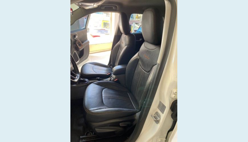 FIAT TORO 2.0 16V TURBO DIESEL VOLCANO 4WD AT9 - BRANCO - 2018 Foto 5 (Grande)