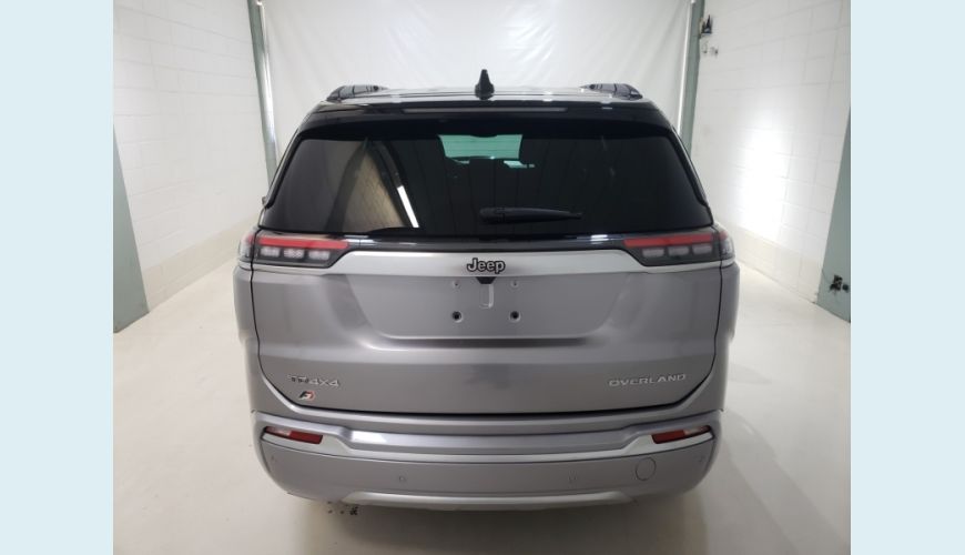 JEEP COMMANDER 2.0 TD380 TURBO DIESEL OVERLAND AT9 - PRATA - 2023 Foto 5 (Grande)