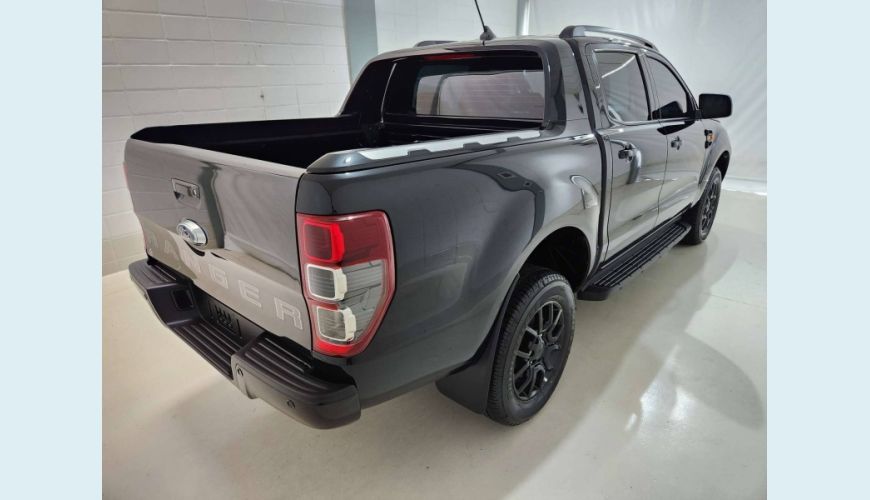FORD RANGER 2.2 BLACK 4X2 CD 16V DIESEL 4P AUT. - PRETO - 2023 Foto 5 (Grande)