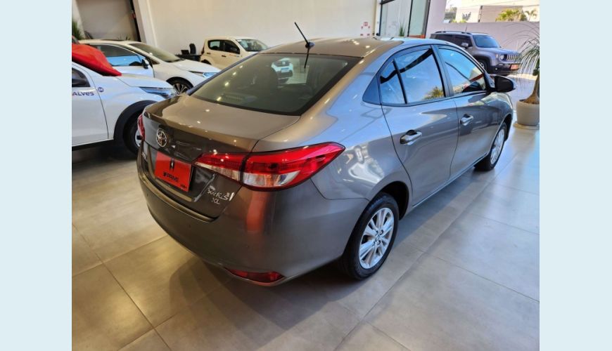 TOYOTA YARIS 1.5 16V FLEX SEDAN XL PLUS TECH MULTIDRIVE - CINZA - 2019 Foto 5 (Grande)