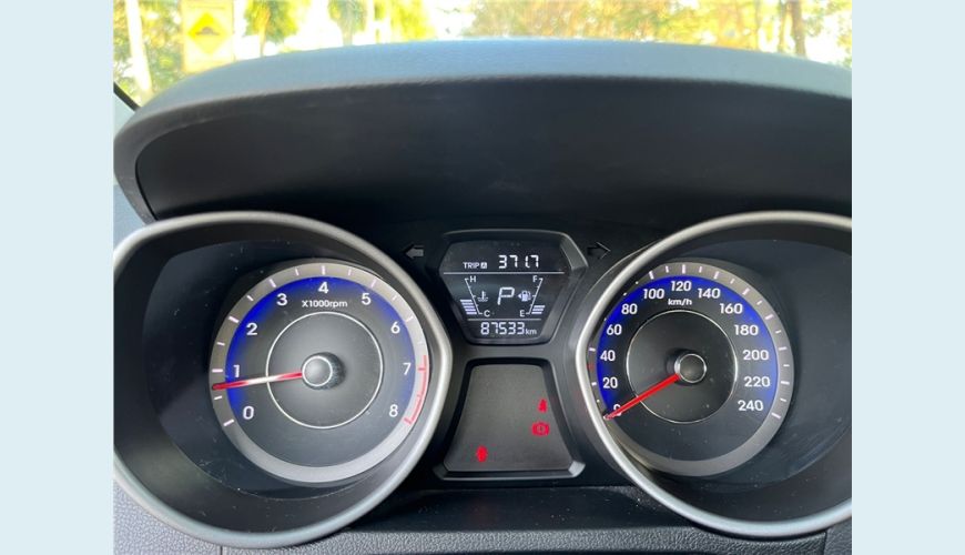 HYUNDAI ELANTRA 2.0 GLS 16V FLEX 4P AUT. - N/D - 2015 Foto 5 (Grande)