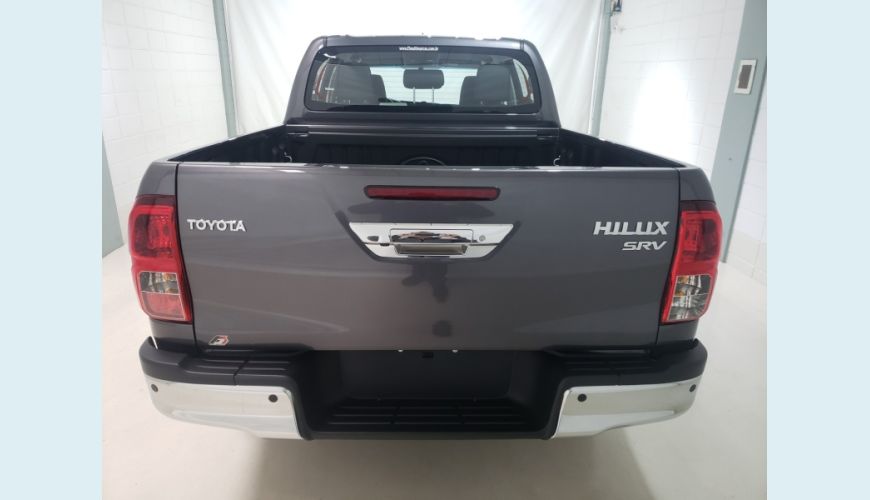 TOYOTA HILUX 2.8 D-4D TURBO DIESEL CD SRV 4X4 AUT. - CINZA - 2024 Foto 5 (Grande)