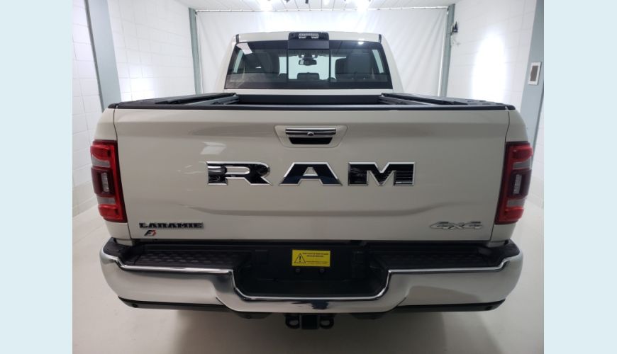 DODGE RAM 3500 6.7 I6 TURBO DIESEL LARAMIE CD 4X4 AUT. - BRANCO - 2023 Foto 5 (Grande)