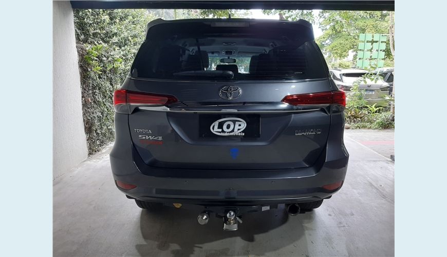 TOYOTA HILUX SW4 2.8 SRX DIAMOND 4X4 7 LUGARES 16V TURBO INTERCOOLER DIESEL 4P AUT. - N/D - 2020 Foto 5 (Grande)