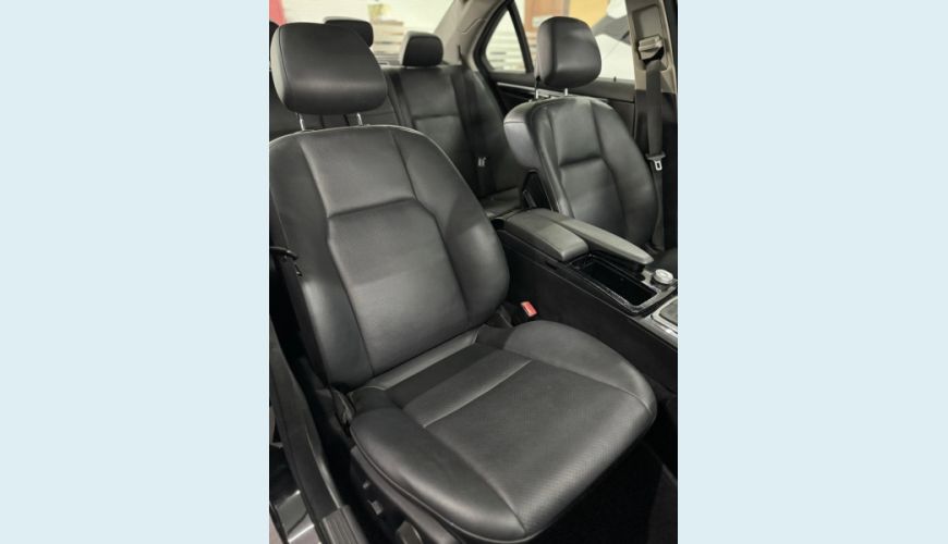 MERCEDES-BENZ C 200 K 1.8 KOMPRESSOR CLASSIC 16V 4P AUT. - PRETO - 2010 Foto 5 (Grande)