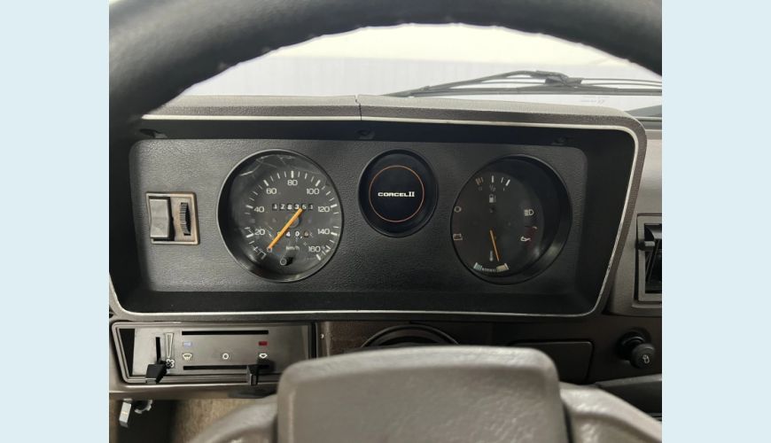FORD CORCEL II 1.6 LUXO 8V ALCOOL 2P MANUAL - VERDE - 1984 Foto 5 (Grande)