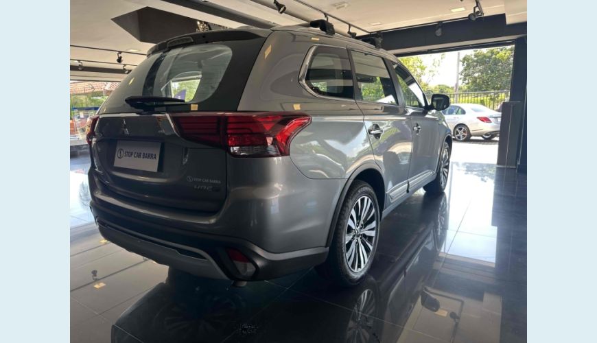 MITSUBISHI OUTLANDER 3.0 MIVEC V6 HPE-S AWD AUT. - N/D - 2020 Foto 5 (Grande)