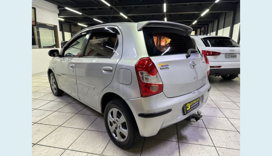 TOYOTA ETIOS 1.3 XS 16V FLEX 4P MANUAL - N/D - 2013 Foto 5 (Grande)