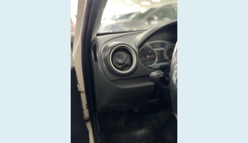 VOLKSWAGEN SAVEIRO 1.6 MI CE 8V FLEX 2P MANUAL G.V - BRANCO - 2010 Foto 5 (Grande)