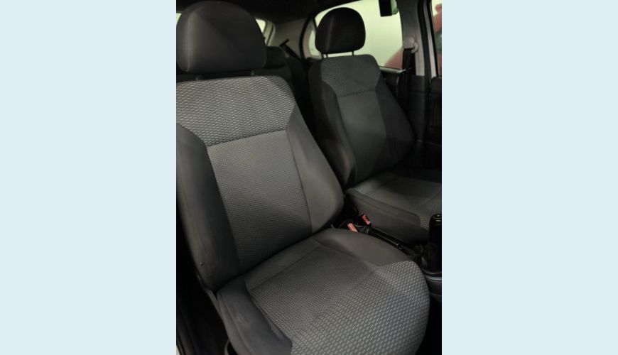VOLKSWAGEN GOL 1.0 MI 8V FLEX 4P MANUAL G.V - BRANCO - 2012 Foto 5 (Grande)