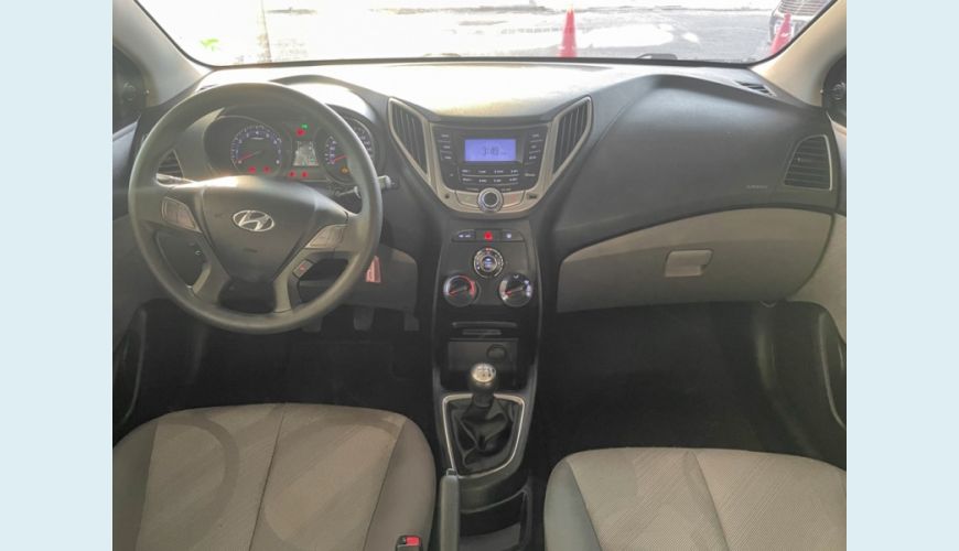 HYUNDAI HB 20S 1.0 COMFORT PLUS 12V FLEX 4P MANUAL - PRATA - 2014 Foto 5 (Grande)