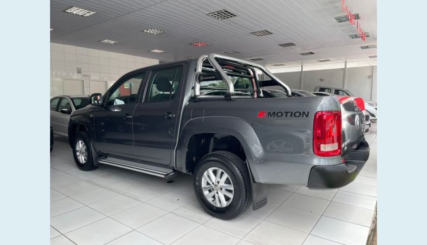 VOLKSWAGEN AMAROK 2.0 4X4 CD 16V TURBO INTERCOOLER DIESEL 4P MANUAL - CINZA - 2017 Foto 5 (Grande)