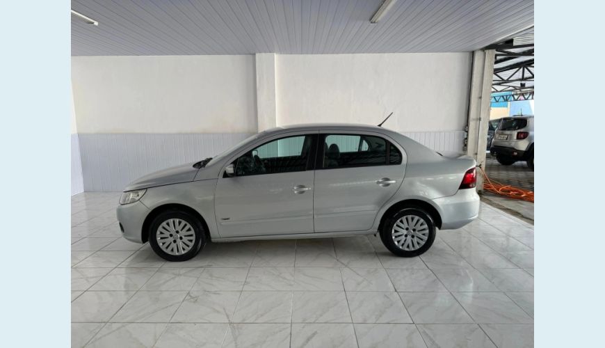 VOLKSWAGEN VOYAGE 1.0 MI 8V FLEX 4P MANUAL - PRATA - 2010 Foto 5 (Grande)