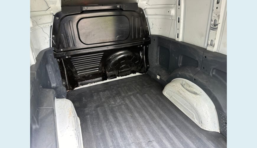 FIAT FIORINO 1.4 MPI FURGÃO 8V FLEX 2P MANUAL - N/D - 2021 Foto 5 (Grande)
