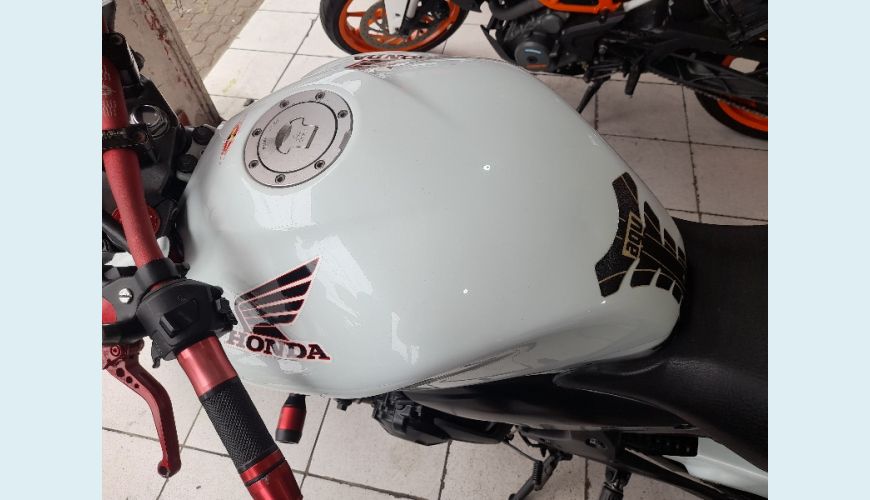 HONDA CB 600F HORNET - BRANCO - 2011 Foto 5 (Grande)