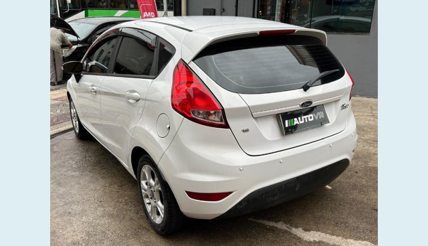 FORD FIESTA 1.6 16V FLEX MEC. 5P - BRANCO - 2015 Foto 5 (Grande)