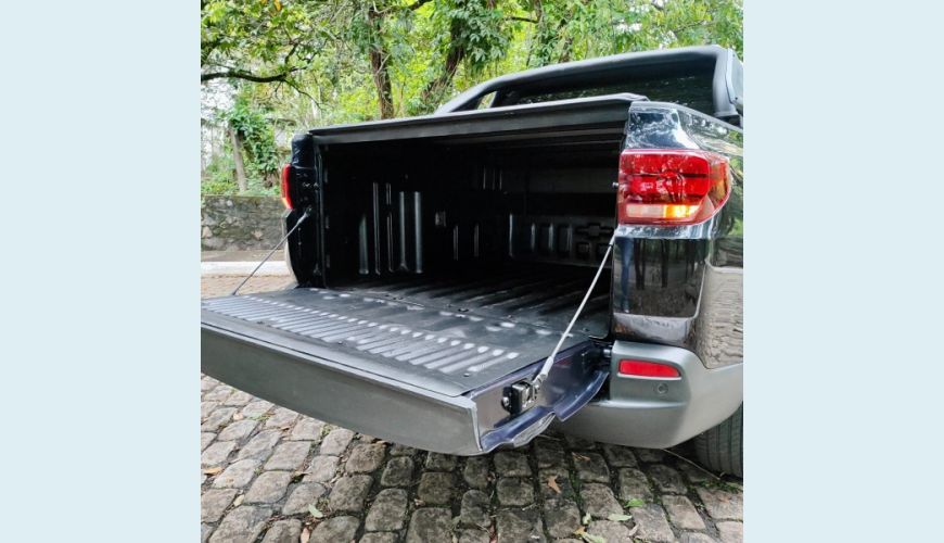 CHEVROLET MONTANA LTZ 1.2 AUT. - PRETO - 2024 Foto 5 (Grande)