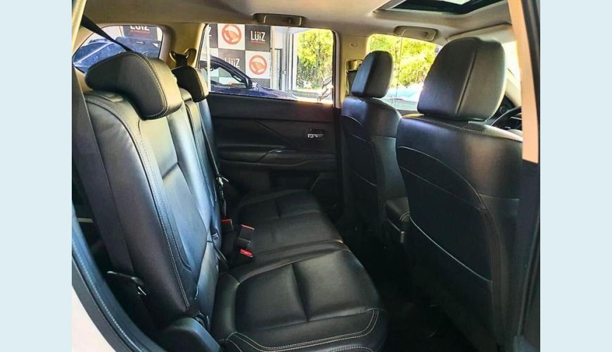MITSUBISHI OUTLANDER 3.0 GT - BRANCO - 2018 Foto 5 (Grande)