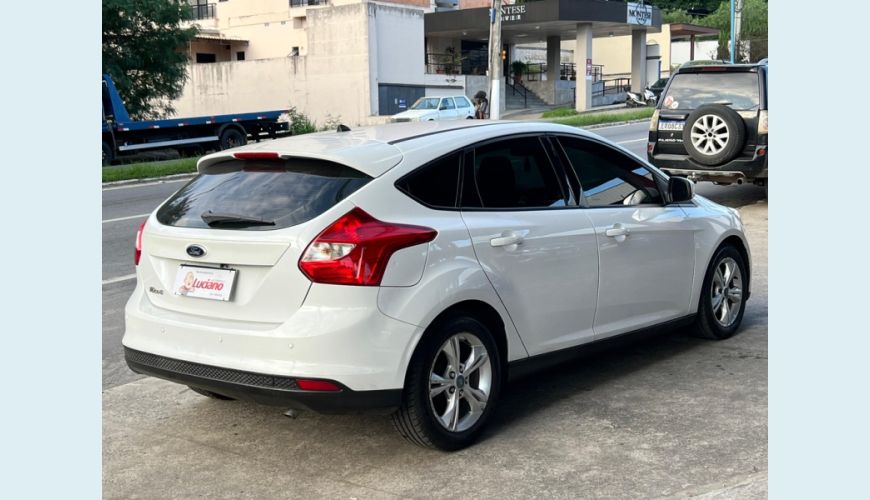 FORD FOCUS 1.6 S/SE/SE PLUS FLEX 8V/16V 5P - BRANCO - 2015 Foto 5 (Grande)