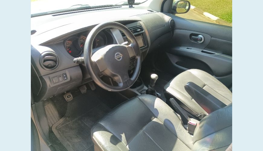 NISSAN LIVINA S NIGHT & DAY - PRATA - 2012 Foto 5 (Grande)