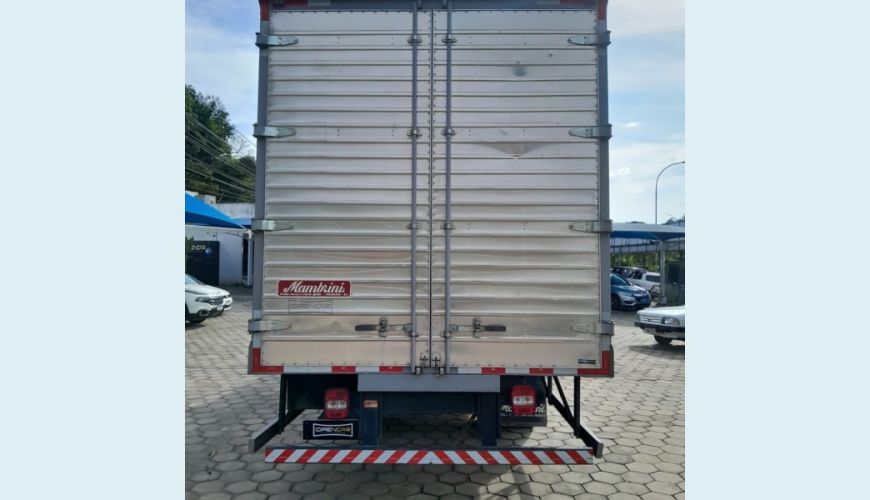 VOLKSWAGEN 11-180 SEMINOVO! - BRANCO - 2022 Foto 5 (Grande)