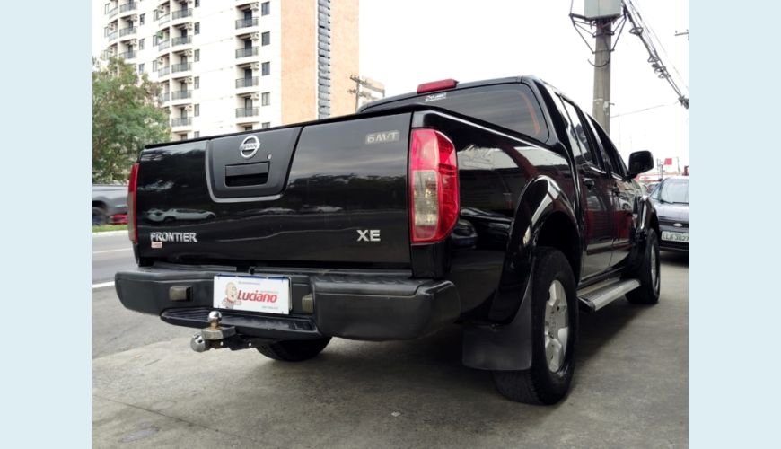 NISSAN FRONTIER XE 4X4 2.5 16V CD - PRETO - 2011 Foto 5 (Grande)