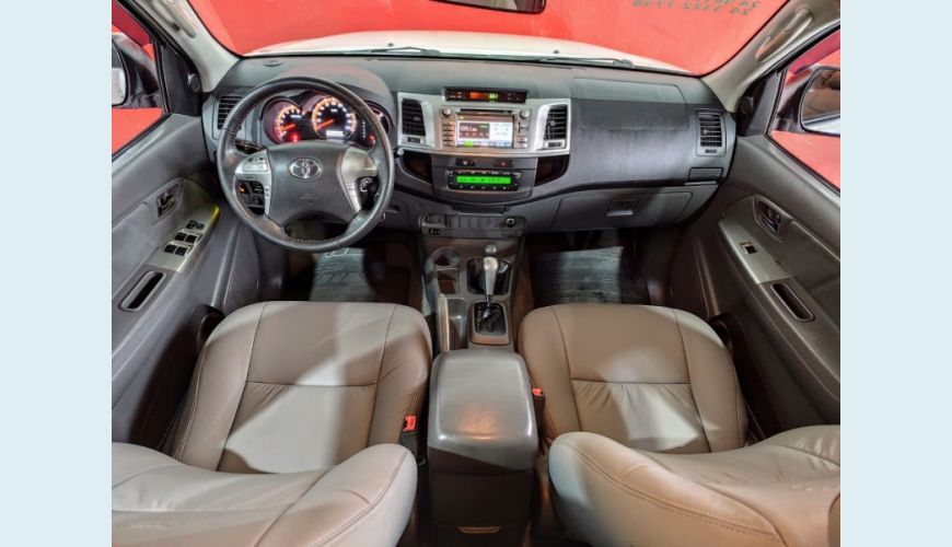 TOYOTA HILUX - BRANCO - 2013 Foto 5 (Grande)