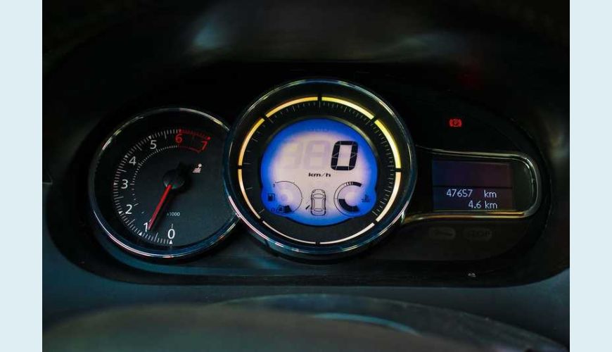 RENAULT FLUENCE 2.0 16V DYNAMIQUE FLEX - CINZA - 2015 Foto 5 (Grande)