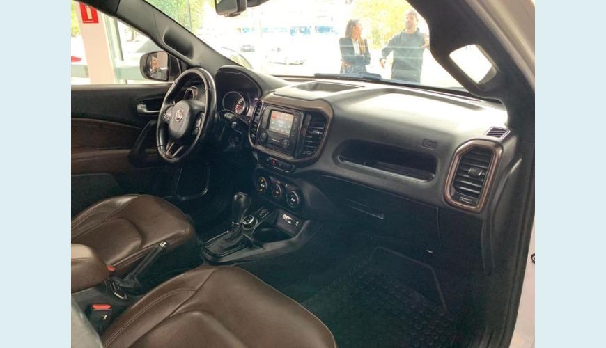 FIAT TORO RANCH AT D4 - BRANCO - 2019 Foto 5 (Grande)