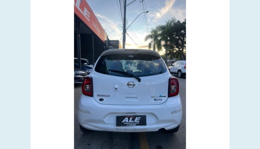 NISSAN MARCH - BRANCO - 2017 Foto 5 (Grande)