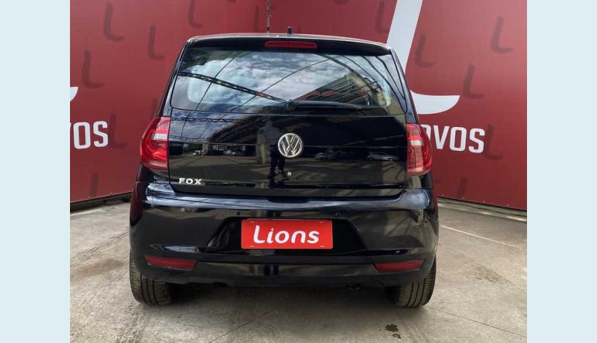VOLKSWAGEN FOX 1.0 TEC FLEX 4P - PRETO - 2014 Foto 5 (Grande)