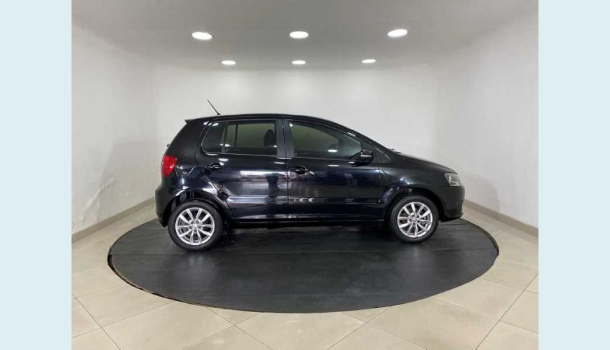 VOLKSWAGEN FOX 1.0 TEC FLEX 4P - PRETO - 2014 Foto 5 (Grande)