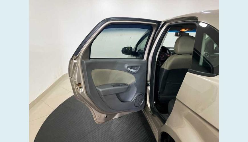 FIAT GRAND SIENA ESSENCE 1.6 16V FLEX - BEGE - 2015 Foto 5 (Grande)