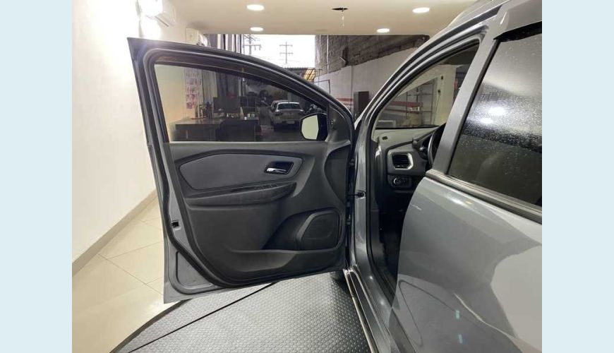 CHEVROLET SPIN 1.8 ECONOFLEX ACTIV 7S AUT. - CINZA - 2019 Foto 5 (Grande)