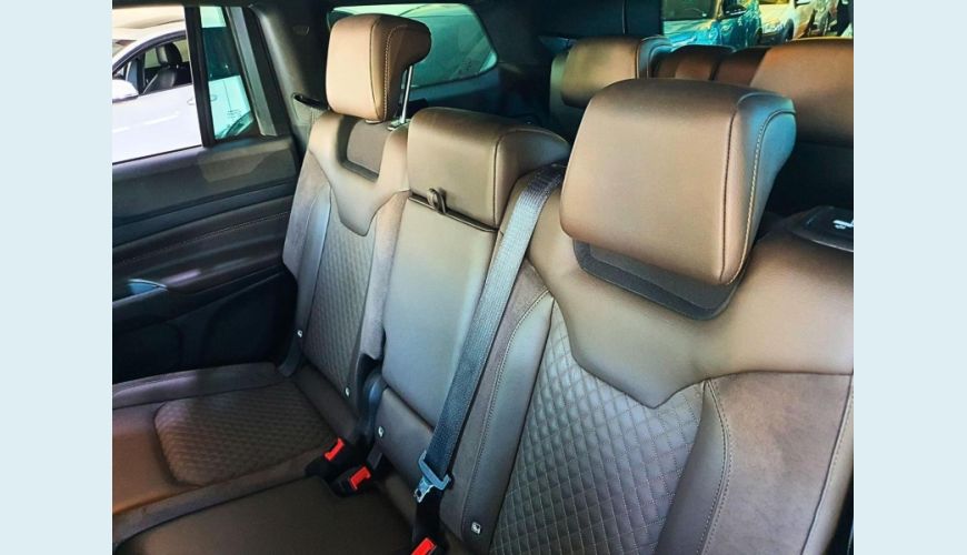 JEEP COMMANDER OVERLAND T270 1.3 TB FLEX AUT - DOURADO - 2022 Foto 5 (Grande)