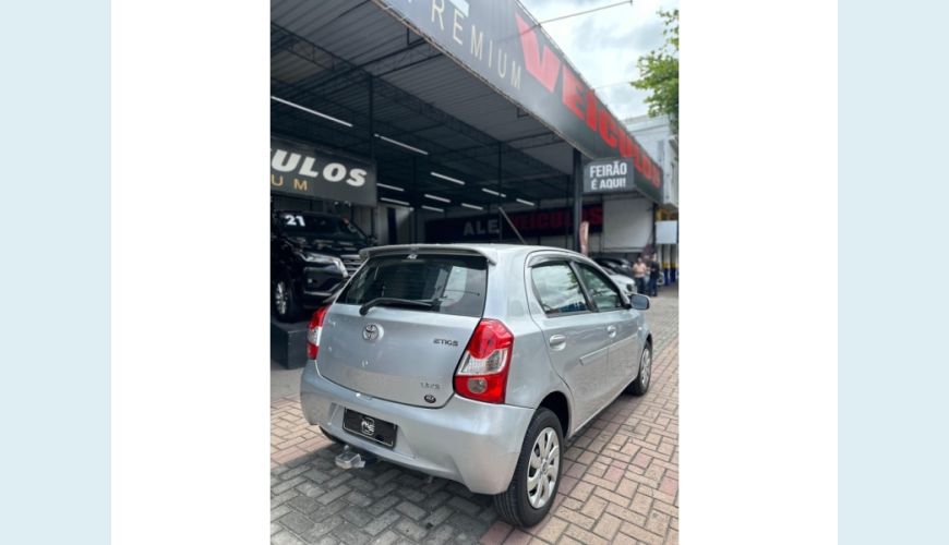 TOYOTA ETIOS - PRATA - 2013 Foto 5 (Grande)