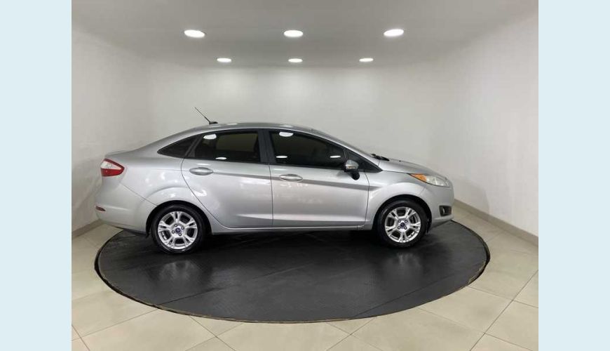 FORD NEW FIESTA SEDAN 1.6 SE POWERSHIFT FLEX - PRATA - 2016 Foto 5 (Grande)
