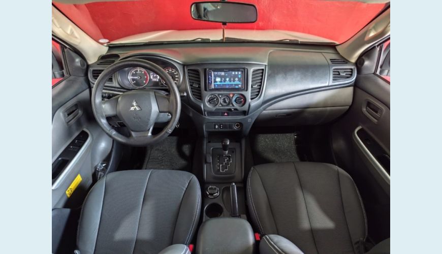 MITSUBISHI L200 TRITON - BRANCO - 2023 Foto 5 (Grande)