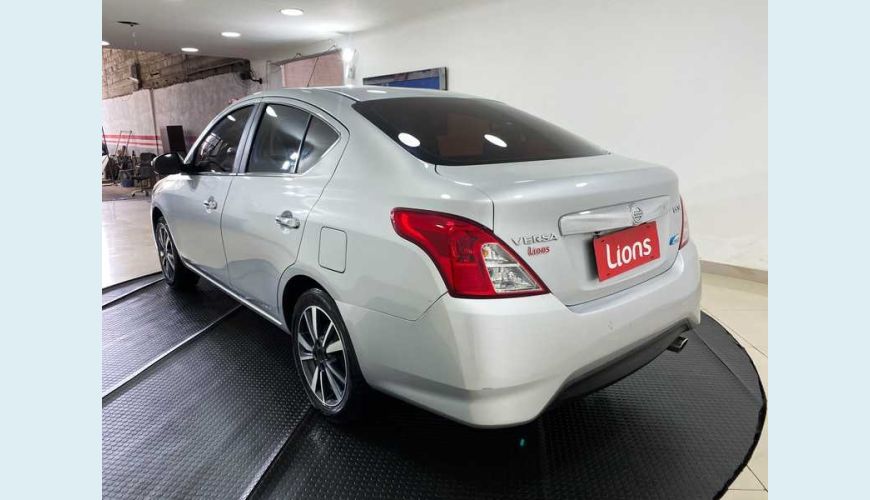 NISSAN VERSA 1.6 16V SV FLEXSTART CVT FLEX - PRATA - 2018 Foto 5 (Grande)