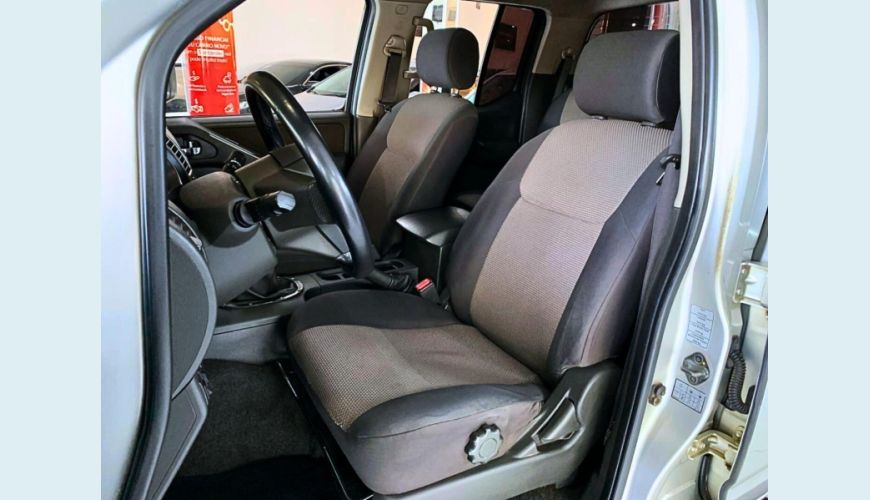 NISSAN FRONTIER SVATK4XA - PRATA - 2013 Foto 5 (Grande)