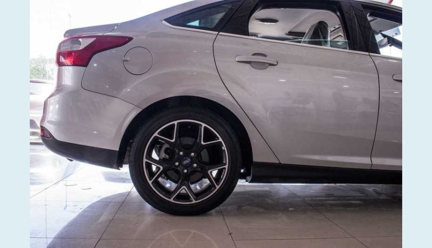 FORD FOCUS HATCH SE 2.0 16V POWERSHIFT - PRATA - 2015 Foto 5 (Grande)