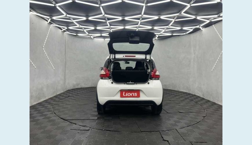 FIAT MOBI LIKE 1.0 (FLEX) - BRANCO - 2023 Foto 5 (Grande)